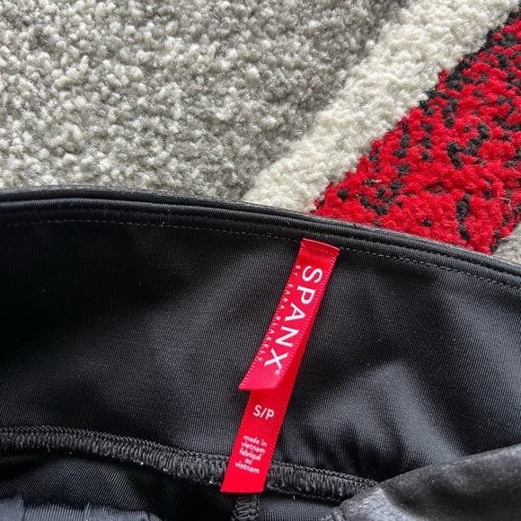 Spanx Faux Leather Zipper Detail Leggings - Picture 3 of 4